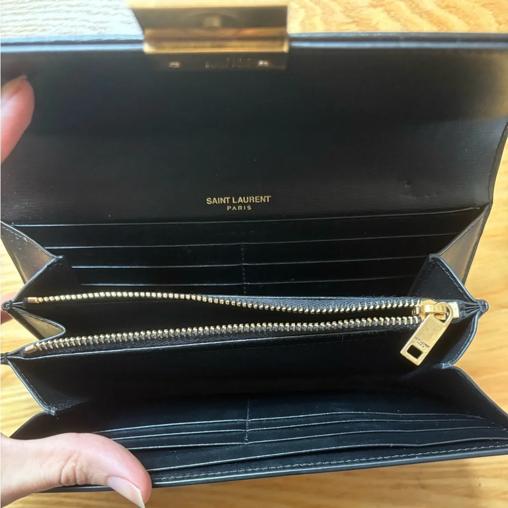 🚫SOLD🚫 SAINT LAURENT Calfskin Bellechasse Flap Clutch Wallet - Picture 4 of 10